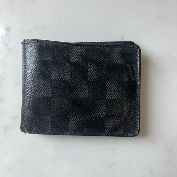 Louis Vuitton Wallet - Picture 1 of 7
